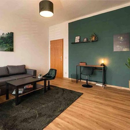 Ferienwohnung Bali Style Mit High Speed Wlan Und Gratis Parkplatz Gera Luaran gambar